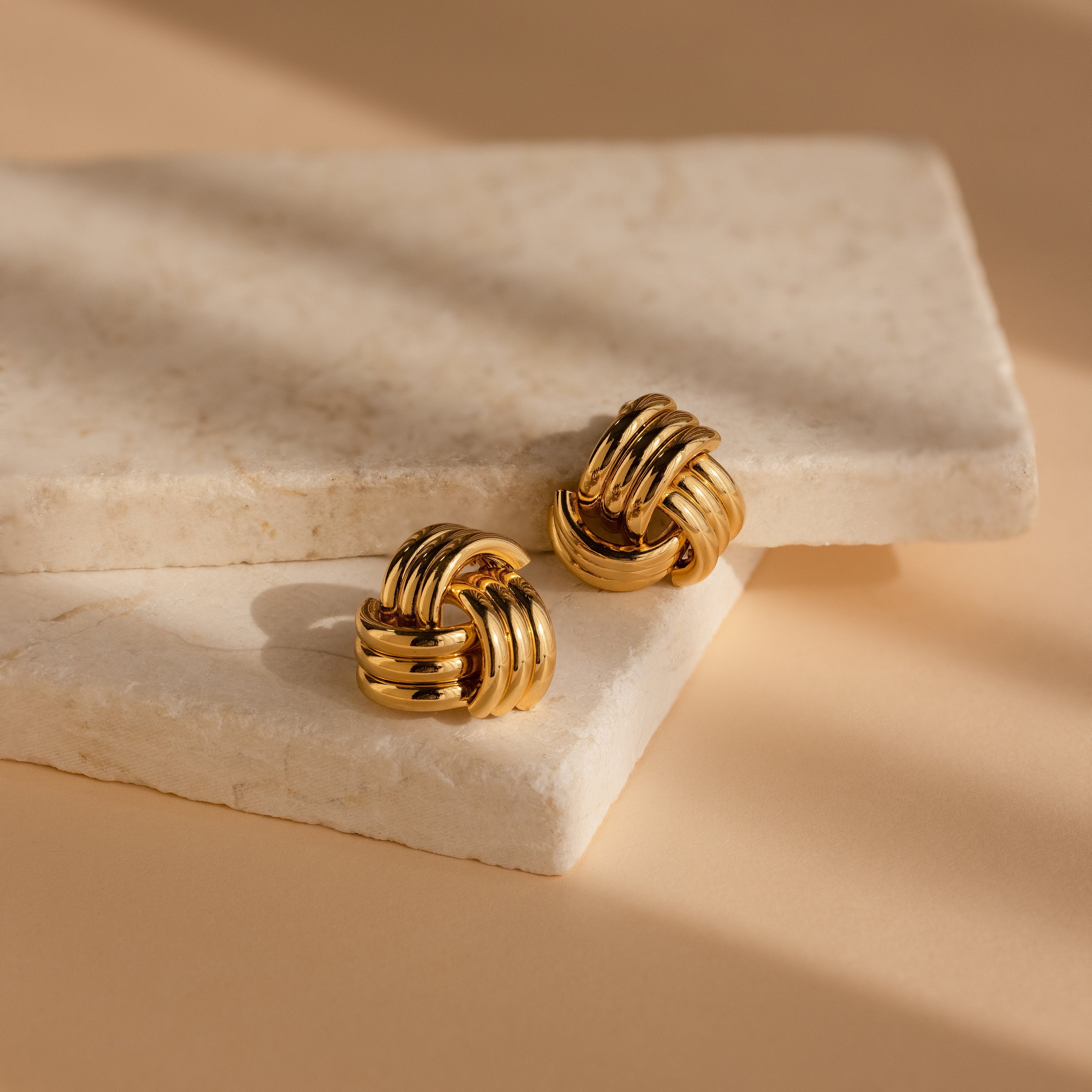 Bold Triple Knot Stud Earrings: A Stylish Tribute to Mom's Bold Spirit 18K Gold